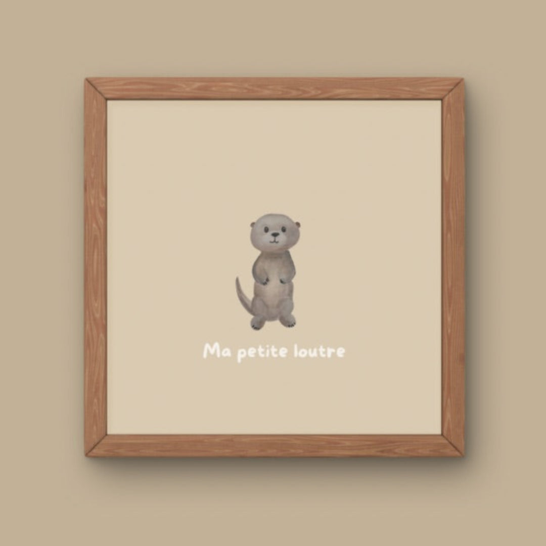 Illustration minimaliste loutre debout mignonne avec texte Ma petite loutre pour décoration chambre bébé thème nature.
