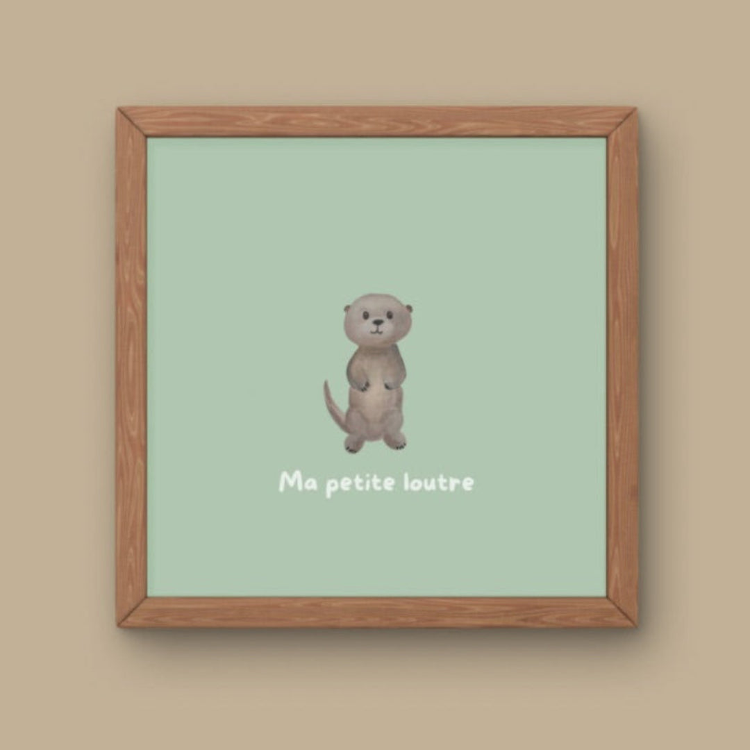 Illustration minimaliste loutre debout mignonne avec texte Ma petite loutre pour décoration chambre bébé thème nature.