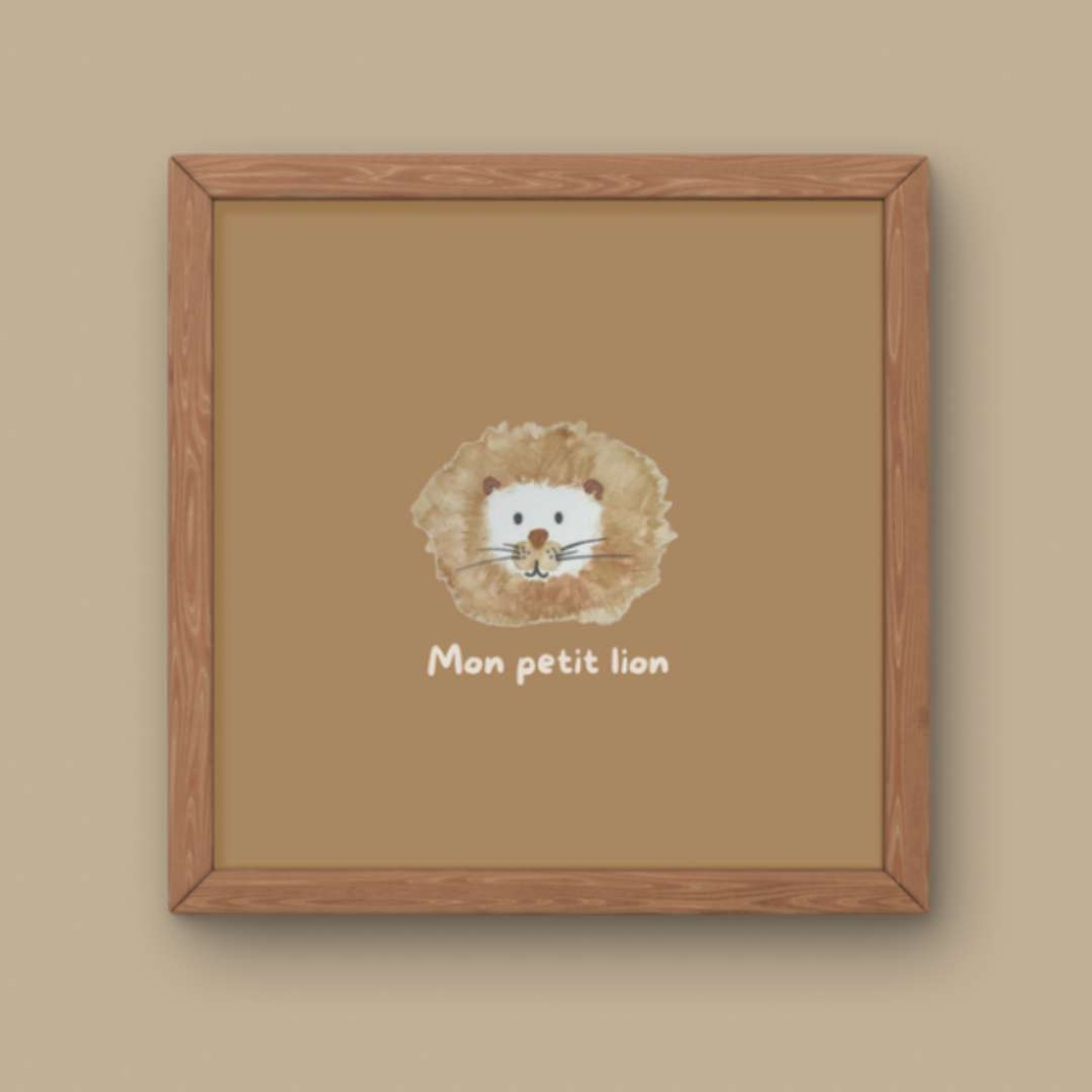 Illustration minimaliste tête de lionceau avec crinière et texte Mon petit lion pour décoration chambre bébé thème savane.