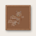 Créez un souvenir unique avec l'affiche de naissance personnalisée "Ours". Inscrivez prénom, poids et date aux côtés d'un tendre ours en peluche.