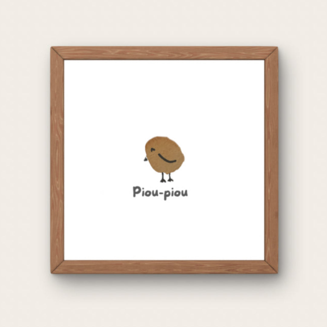 Illustration minimaliste petit oiseau marron rond sur fond blanc avec texte Piou-piou pour décoration chambre bébé.