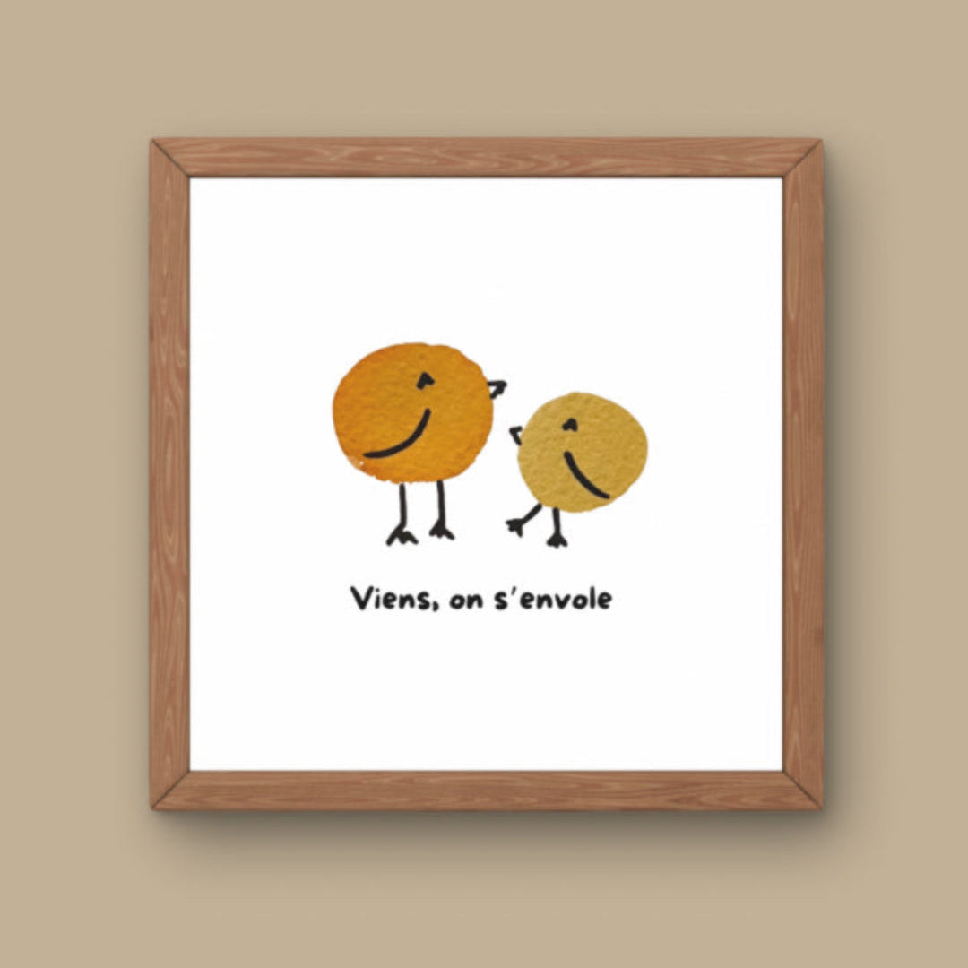 Affiche décorative carrée sur fond beige représentant deux oiseaux ronds stylisés, un orange et un jaune, avec le texte manuscrit "Viens, on s'envole" en bas.